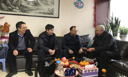 油脂集團(tuán)開展“春節(jié)走訪慰問困難黨員、困難職工”活動