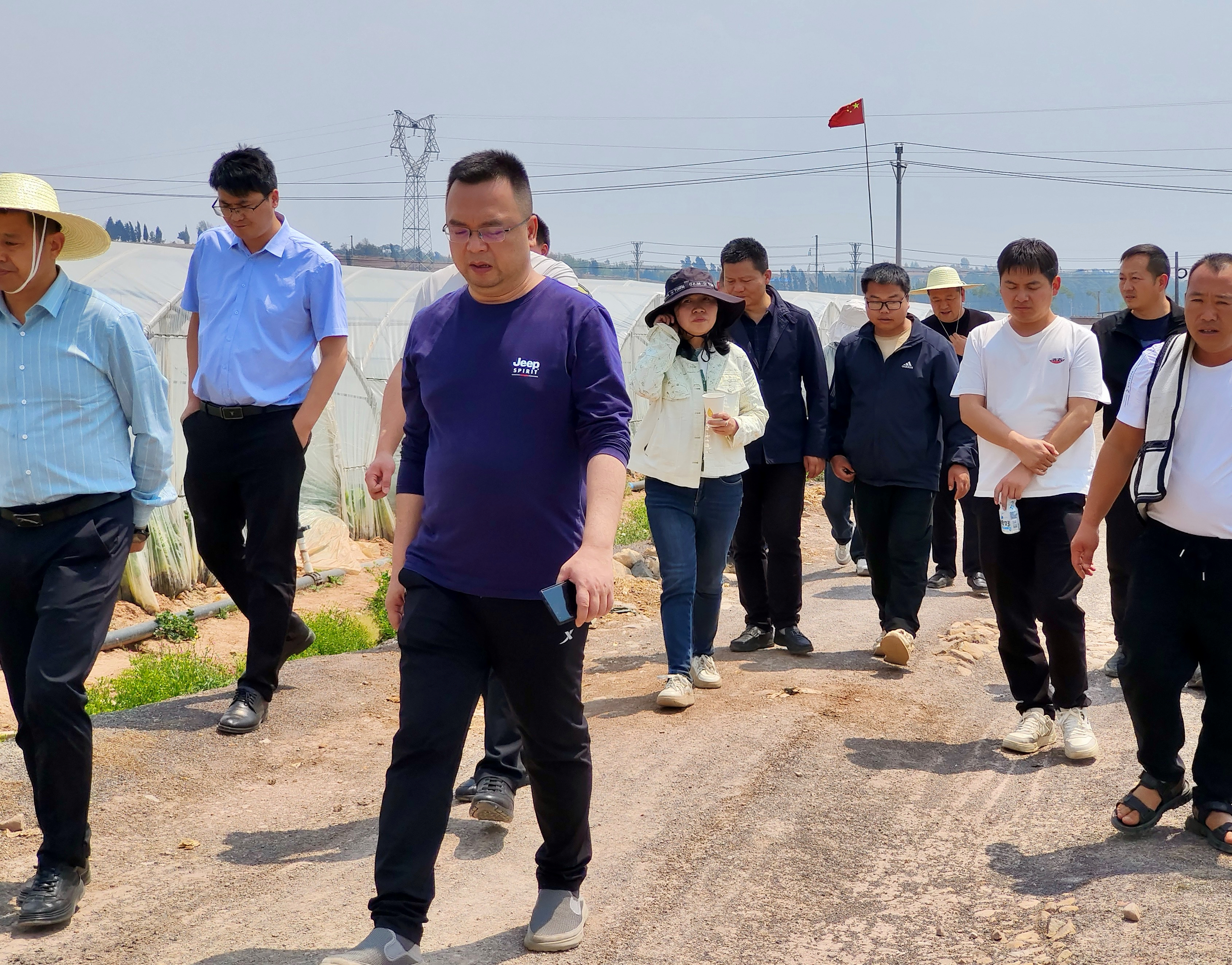 楊凌科技集團(tuán)：綠色農(nóng)化項(xiàng)目組深入市場(chǎng)開(kāi)展調(diào)研